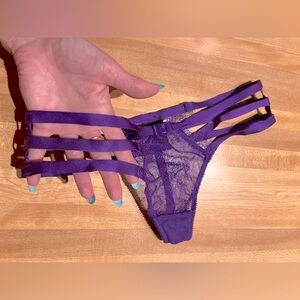 Victoria's Secret Strappy Thong Lace Panty Size Small